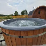 Drewniany Zakątek Z Sauną I Jacuzzi Dom wakacyjny *