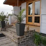 Drewniany Zakątek Z Sauną I Jacuzzi Dom wakacyjny Jadow