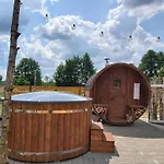 Drewniany Zakątek Z Sauną I Jacuzzi * Jadow
