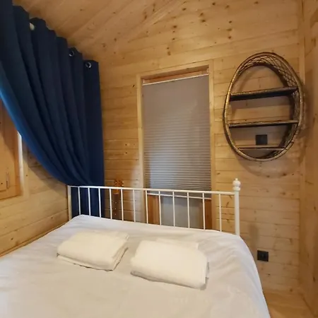 Drewniany Zakatek Z Sauna I Jacuzzi * Jadow