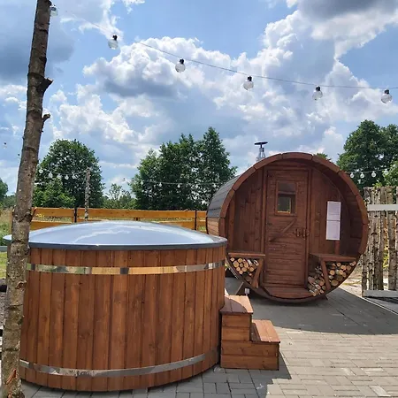 Drewniany Zakatek Z Sauna I Jacuzzi * Jadow