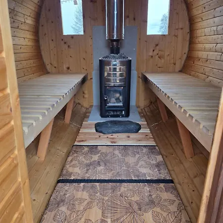 Drewniany Zakatek Z Sauna I Jacuzzi Jadow
