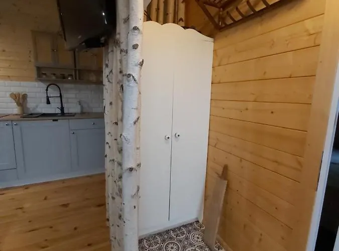 Drewniany Zakątek Z Sauną I Jacuzzi Jadow