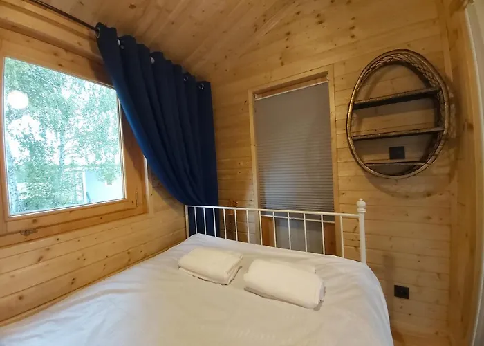 Drewniany Zakątek Z Sauną I Jacuzzi Jadow